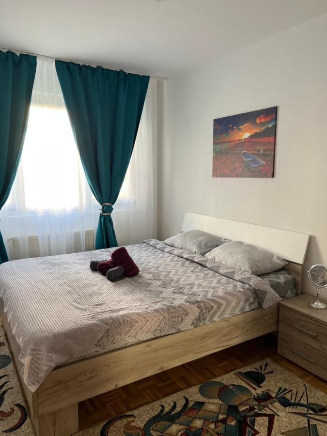 House24 Gari Apartment Brasov Bagian luar foto