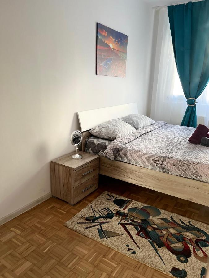 House24 Gari Apartment Brasov Bagian luar foto