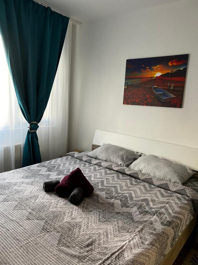 House24 Gari Apartment Brasov Bagian luar foto